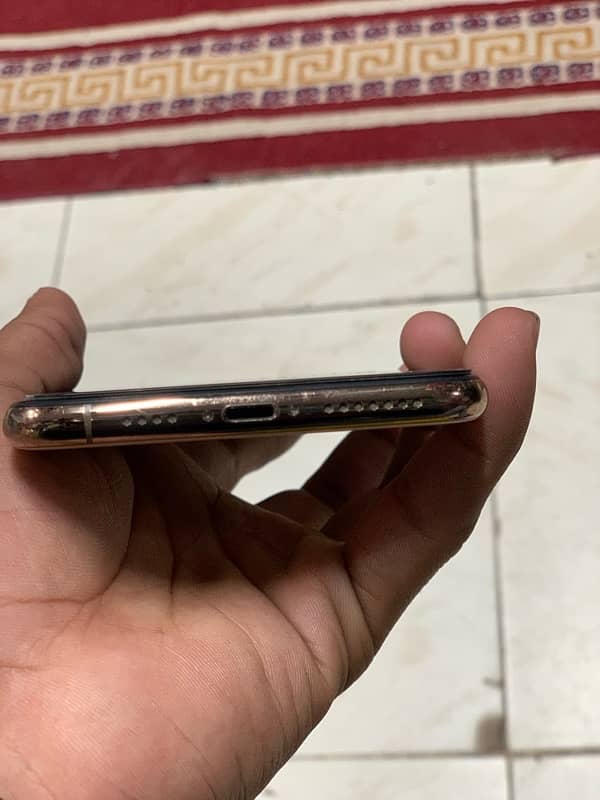 iPhone XS Max 1