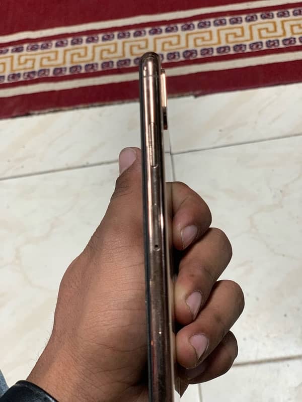 iPhone XS Max 2