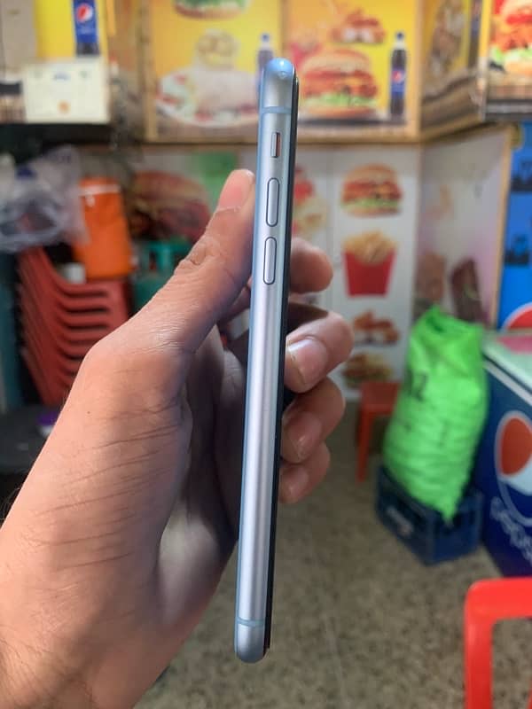 iphone xr Non Pta 64Gb Blue color 0