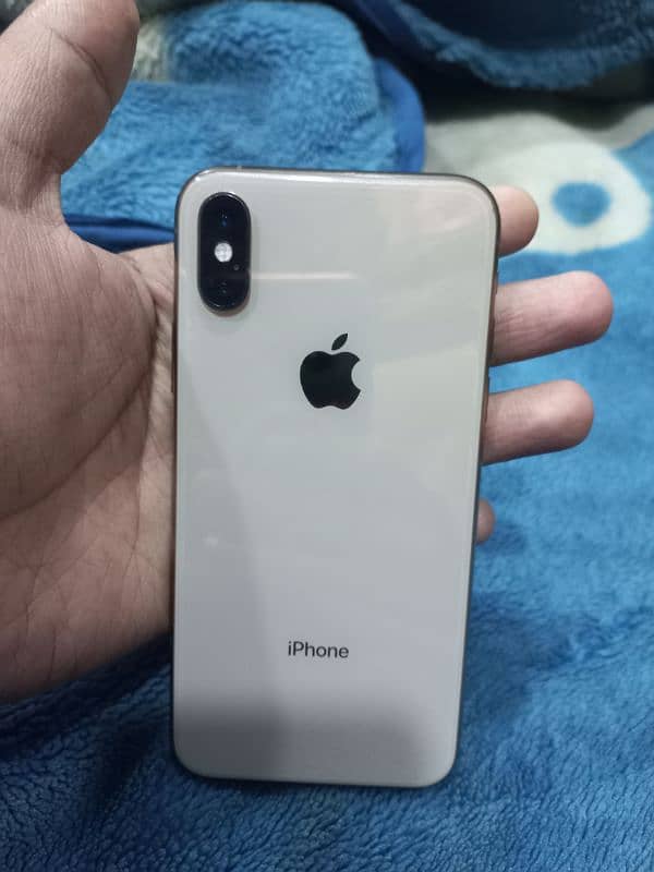 iphone xs 64 gb non pta lush condition 0