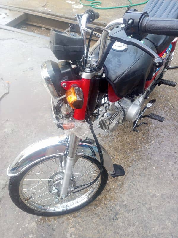 United 70 cc bilkul lush bike ha argent sale 4