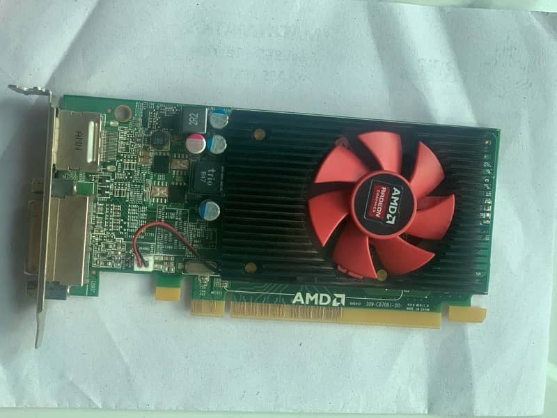 AMD Radeon R5 340x 2GB graphics card 1