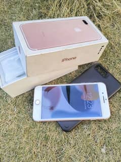 iphone 7+ in good condition with box