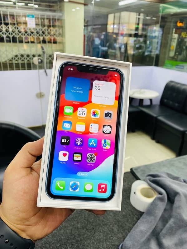 iPhone XR 1