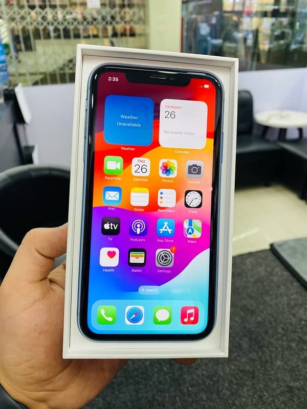 iPhone XR 3