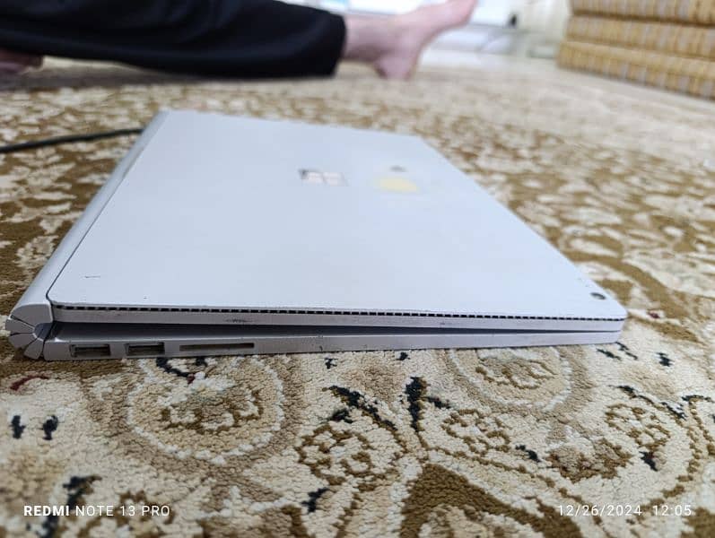 Microsoft Surface Book 9