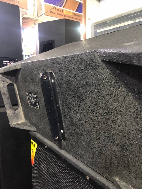 Line Array Speaker 4