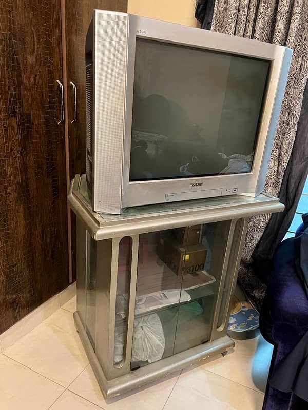 Sony wega 32 inches with trolly 2