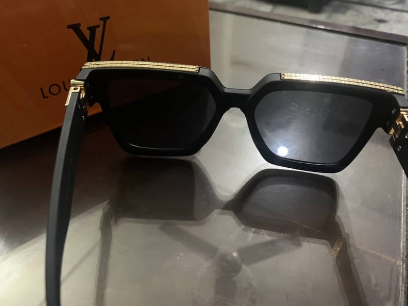 Louis Vuitton Glasses 2