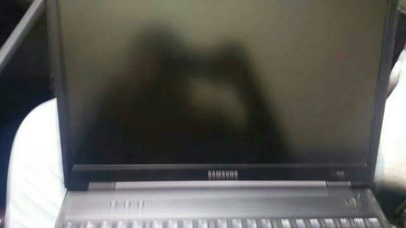 Samsung Laptop 202B 1