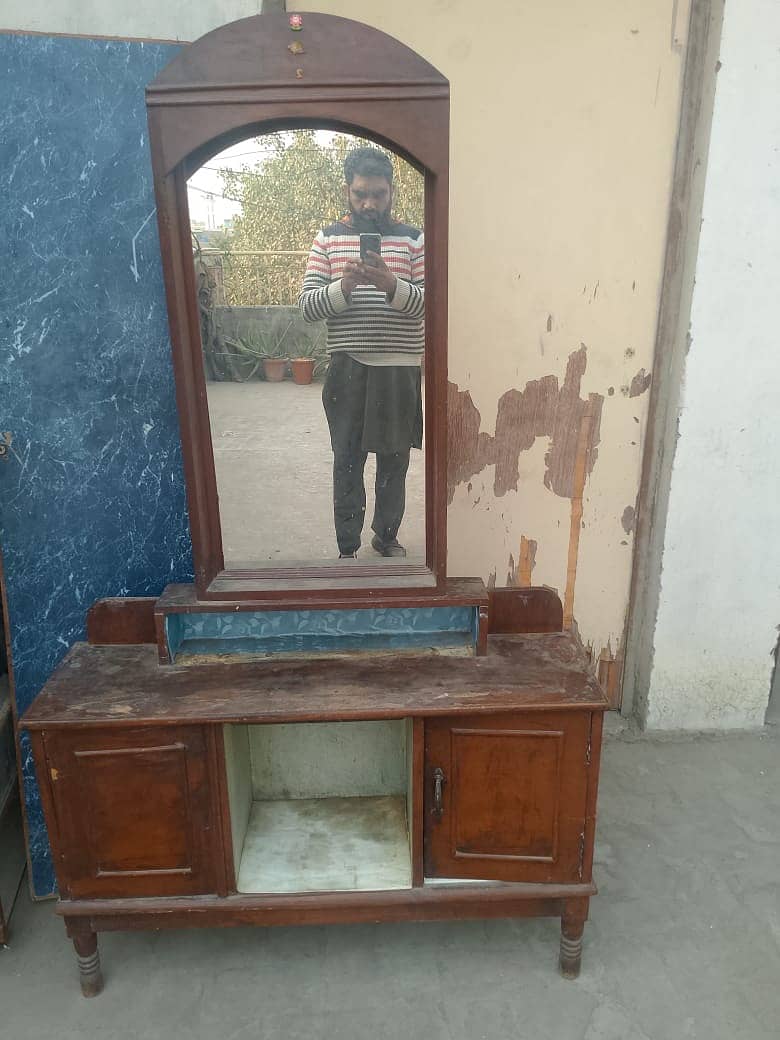 Showcase Dressing Table 0