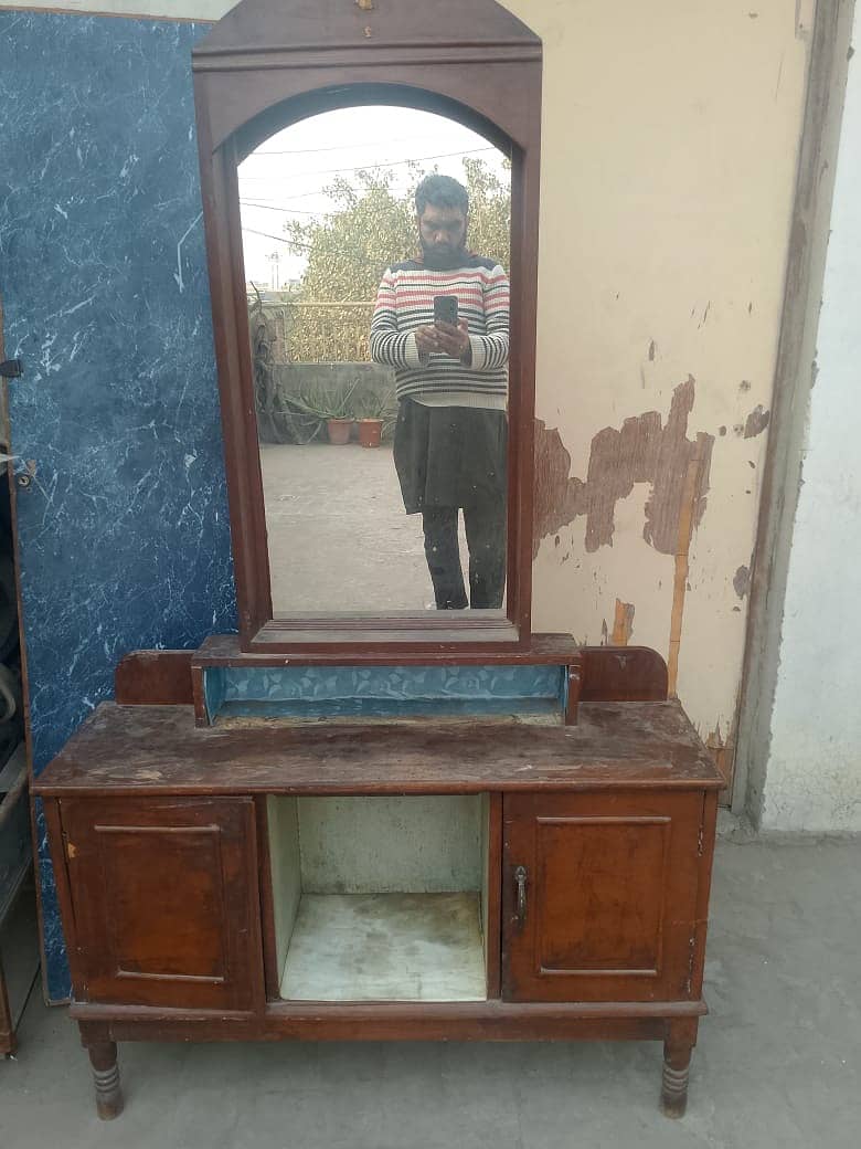 Showcase Dressing Table 2