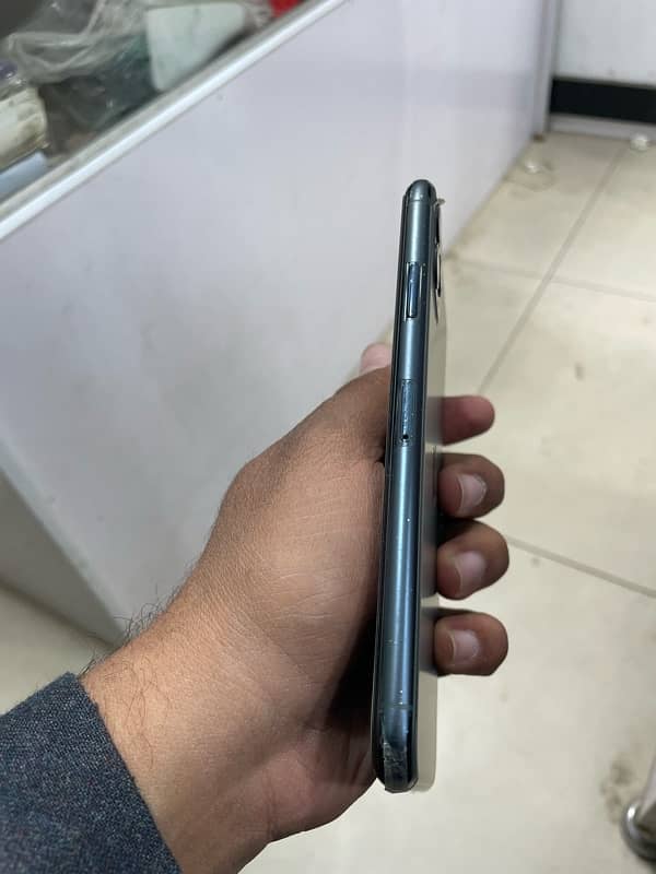 IPhone 11pro max Urgent Sale 4