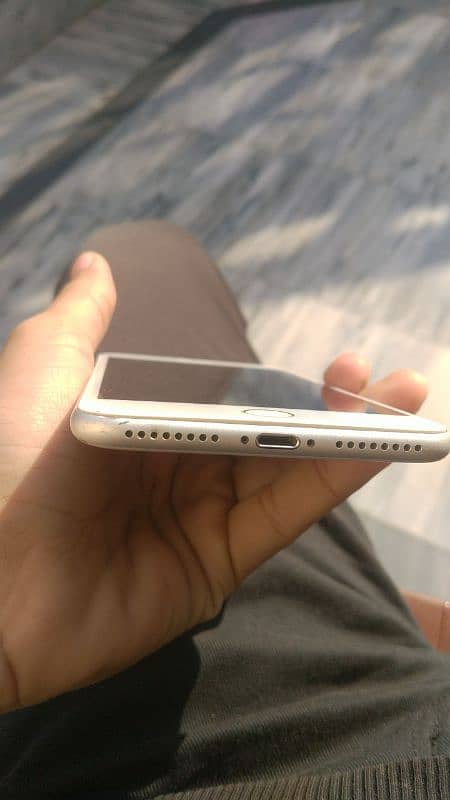 I phone 7 plus Urgent Sale 10-8 Condition 4