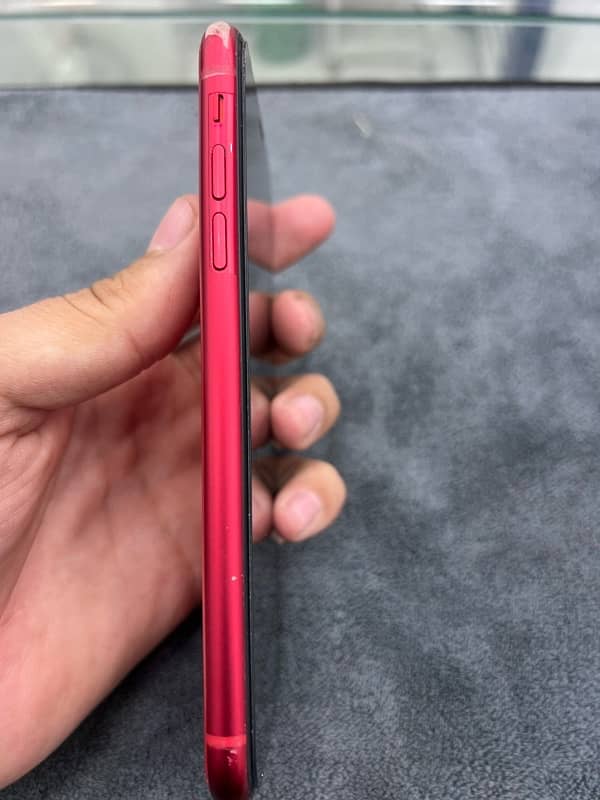 iPhone 11 jv 128Gb 83% health red non water proof 3