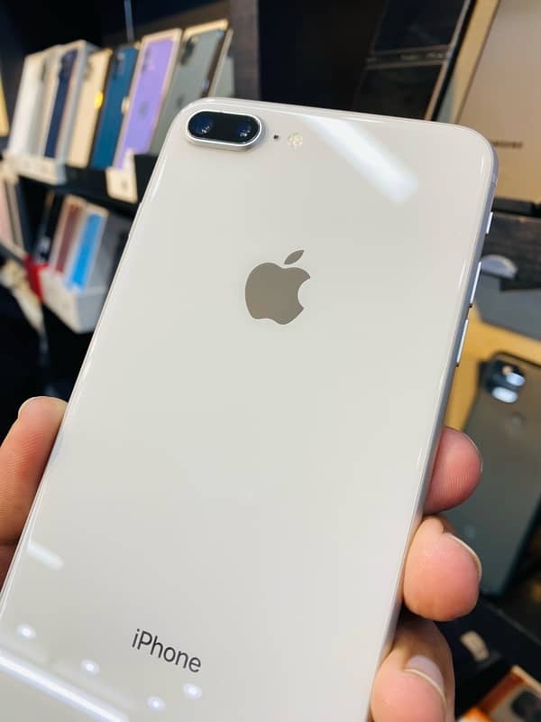 iPhone 8 Plus 4