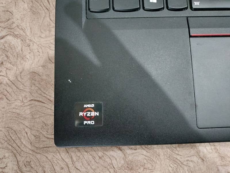 Lenovo Thinkpad Ryzen pro amd 5