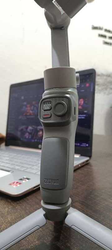 smooth Q3 Mobile Gimbal Lush condition 3