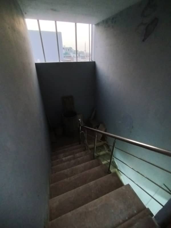 3 Bed D D With Roof Portion In Abul Hasan isphani Road Block 4 2