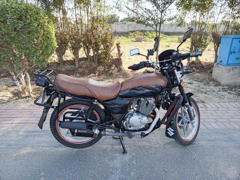 Suzuki GS 150 SE Fully Modified for Tourism 4