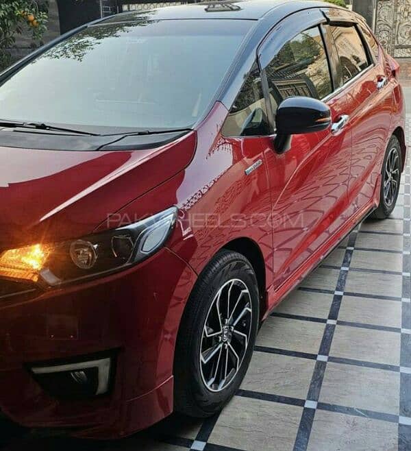 Honda Fit 1.5 hybrid S Package 2017 1