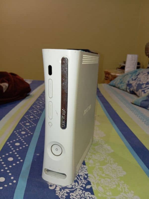 Xbox 360 slim 30 plus games downloaded 0