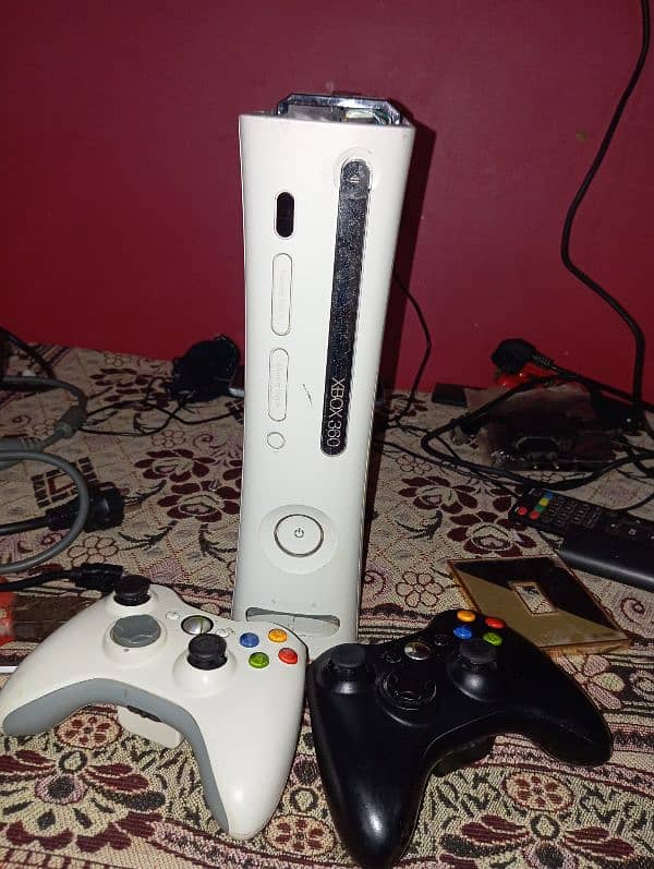 Xbox 360 slim 30 plus games downloaded 1