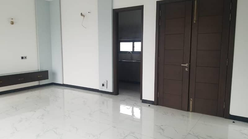 Beautiful 1kanal Upper portion For Rent 6