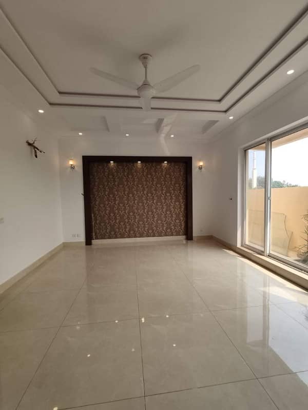 1 kanal Luxury House For Rent Block-D DHA Phase 5 8