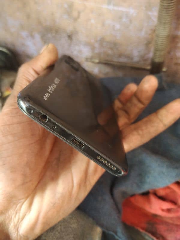 I'm selling Infinix Note7 Good Condition 2