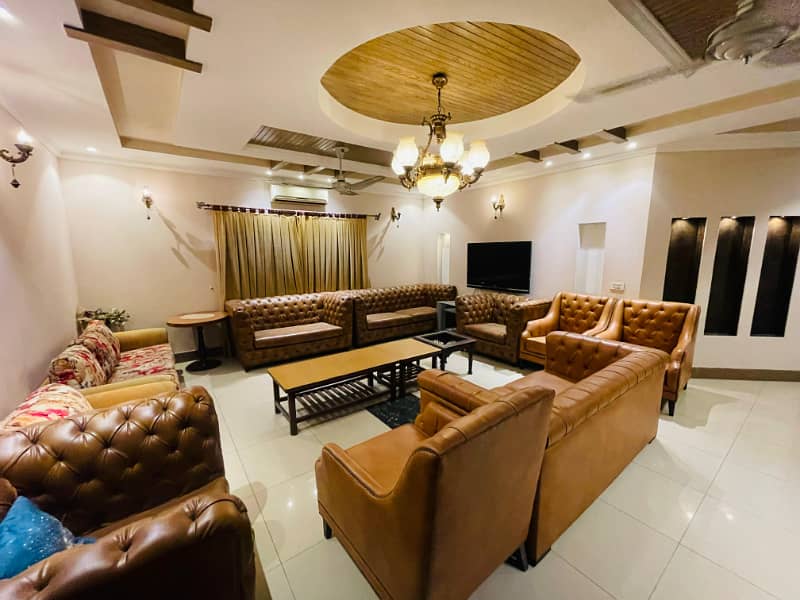 01 Kanal Luxury House For Rent In DD-Block DHA Phase 4 2