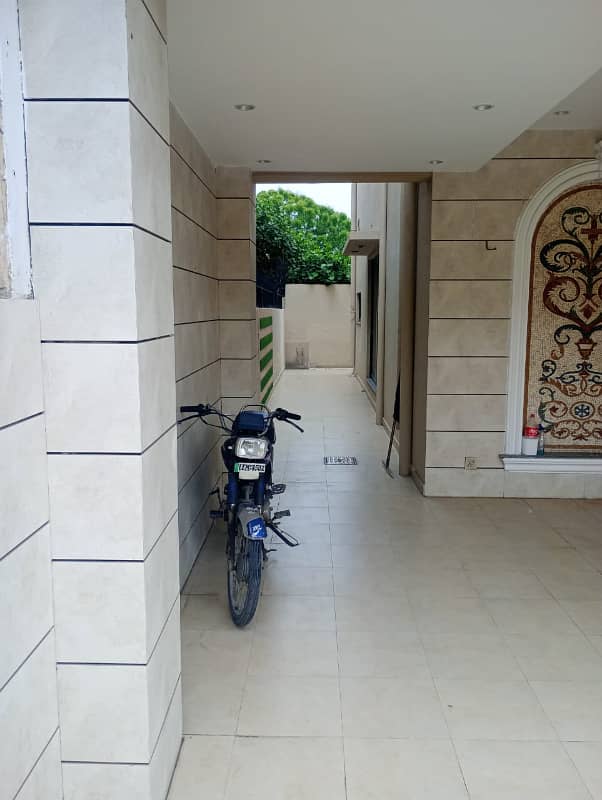 11 Marla Beautiful House For Sale DHA Phase 3 4