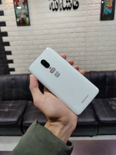 OnePlus 6 , Ram 8GB STORAGE 128GB. Dual Sim Global, 10/10