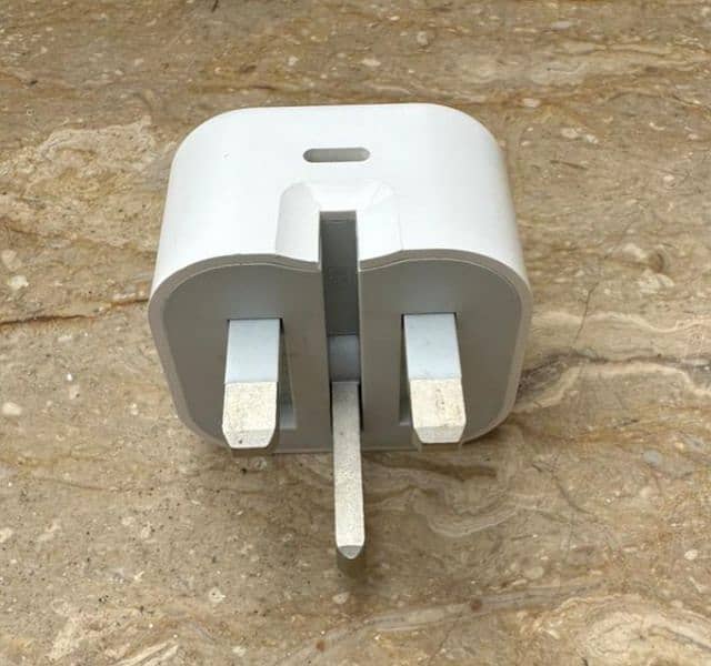 Original Apple USB-C 20W Power Adapter 2