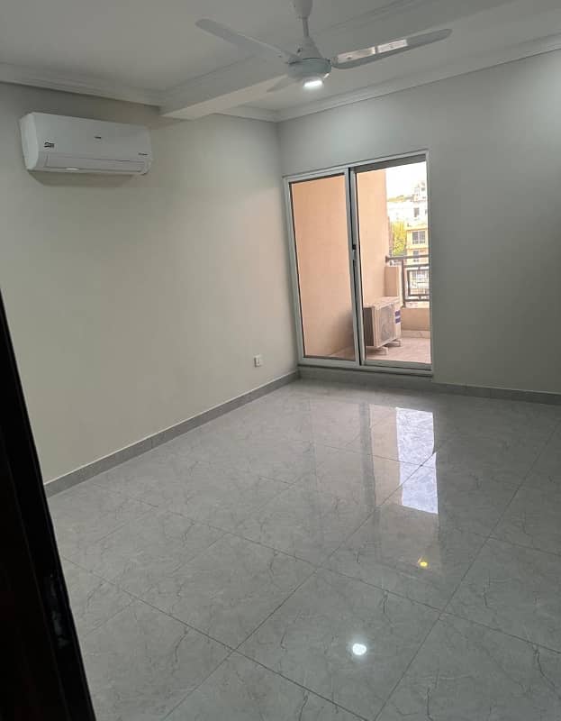 1450 sft 2 bed semi furnished apartment for rent 0