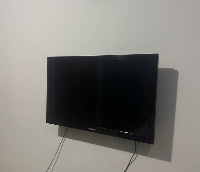 40 inch Full HD LCD TV 2