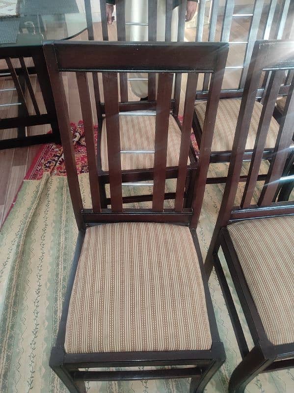 6 chair Dining Table with glass on Top 2