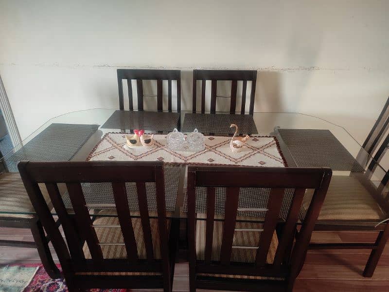 6 chair Dining Table with glass on Top 6