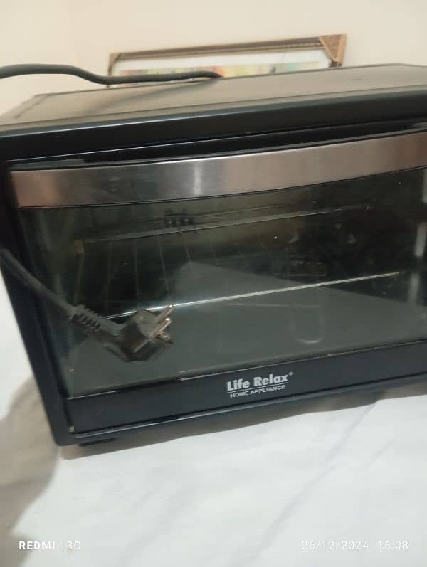 electric oven new condition. four function oven 7