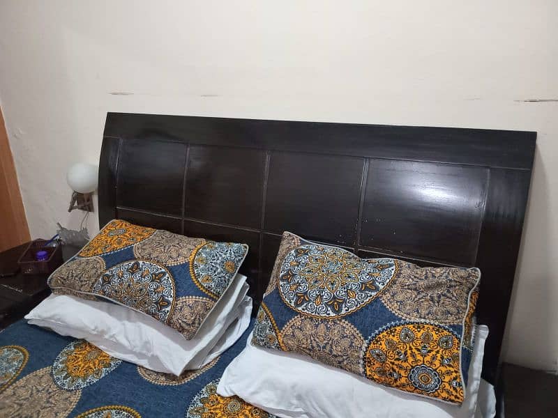 Double bed for sale without mattress 1