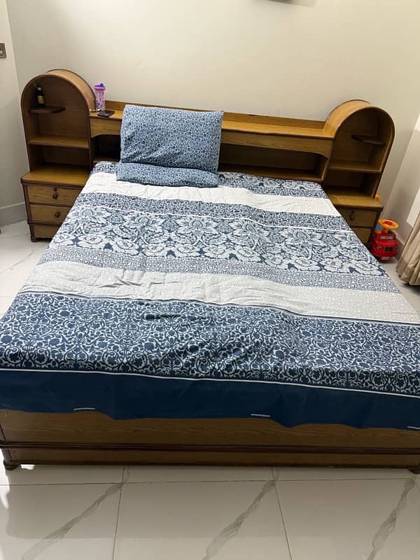 I want to sell my bed set with dressing table 0