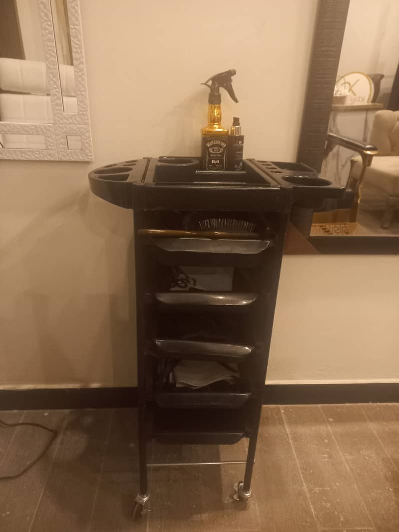 Female salon stuff for sale 5