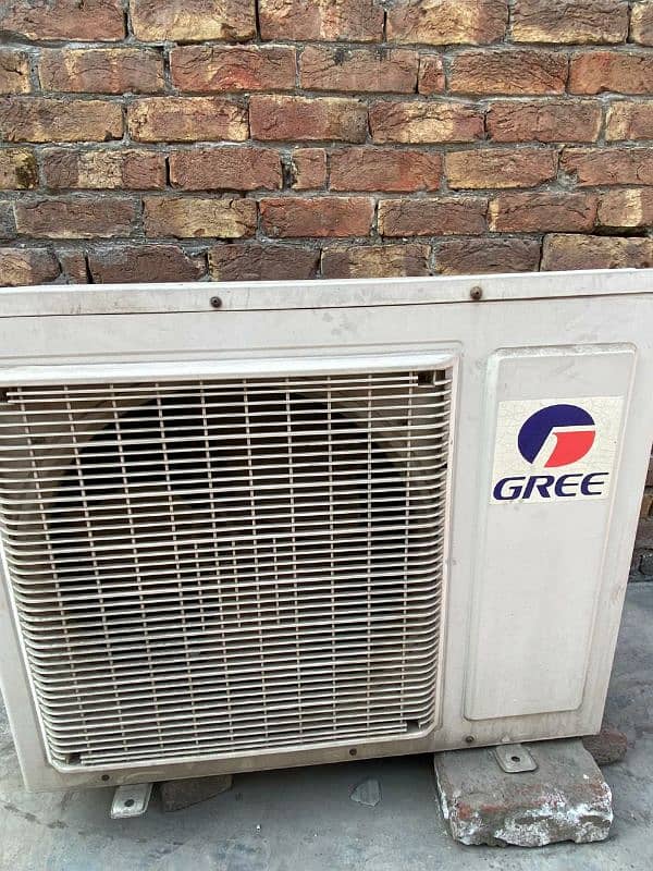 GREE 18UG3S 1.5 TON Air Conditioner - Silver 0