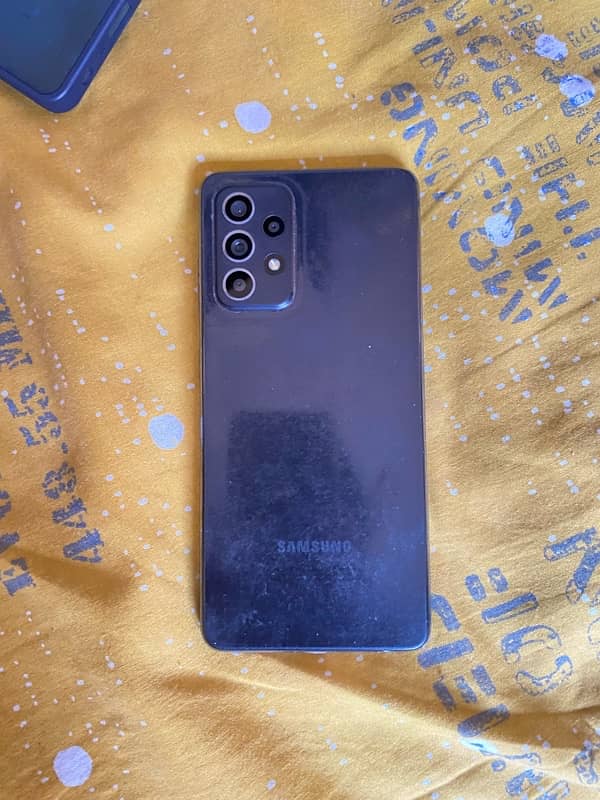 samsung A52 with original box and cable 2