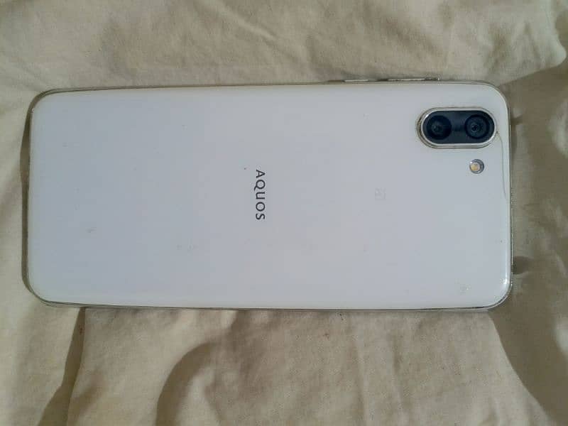 Aquos r2 1