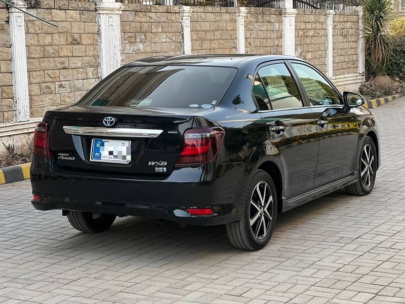 Toyota Corolla Axio WXB hybrid 2017 5