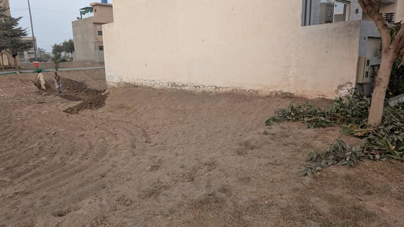 Prime Location 5 Marla Residential Plot Is Available For Sale In Park View City 0