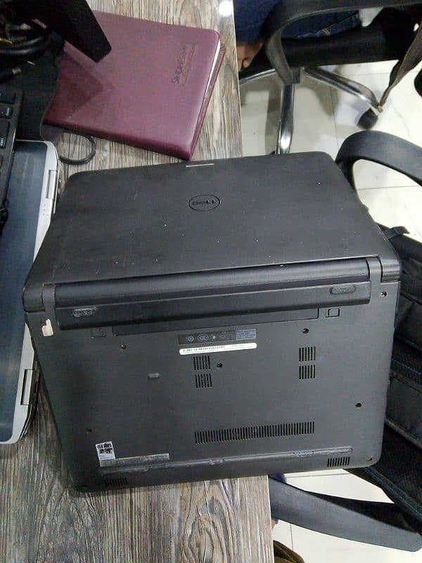 Dell Latitude 3340 Series 3