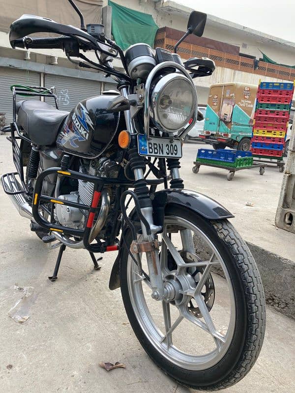 Suzuki GS150sE 4