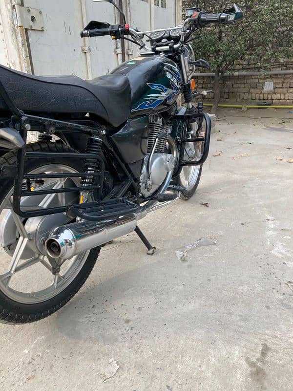 Suzuki GS150sE 5